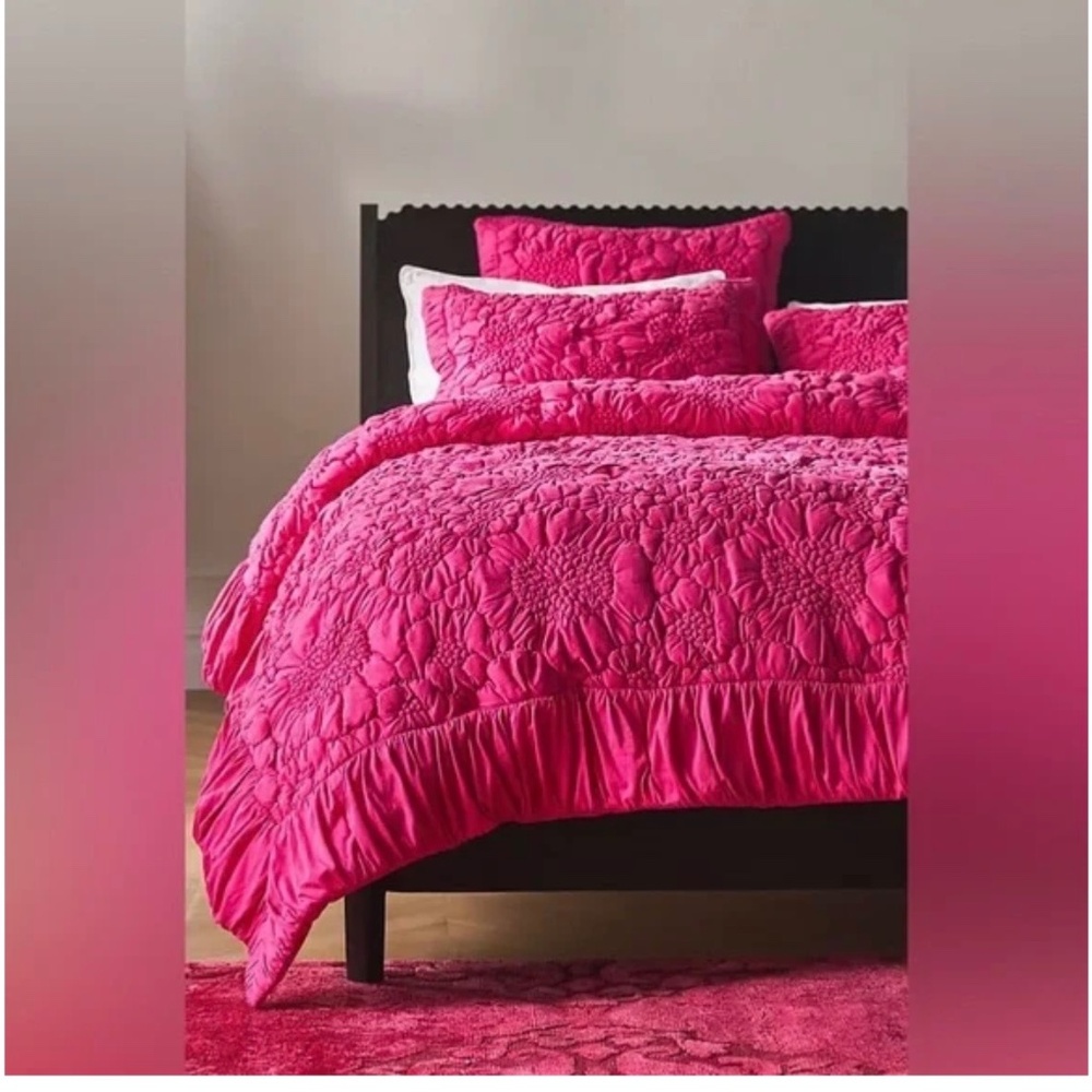 Anthropologie Dahlia Comforter King